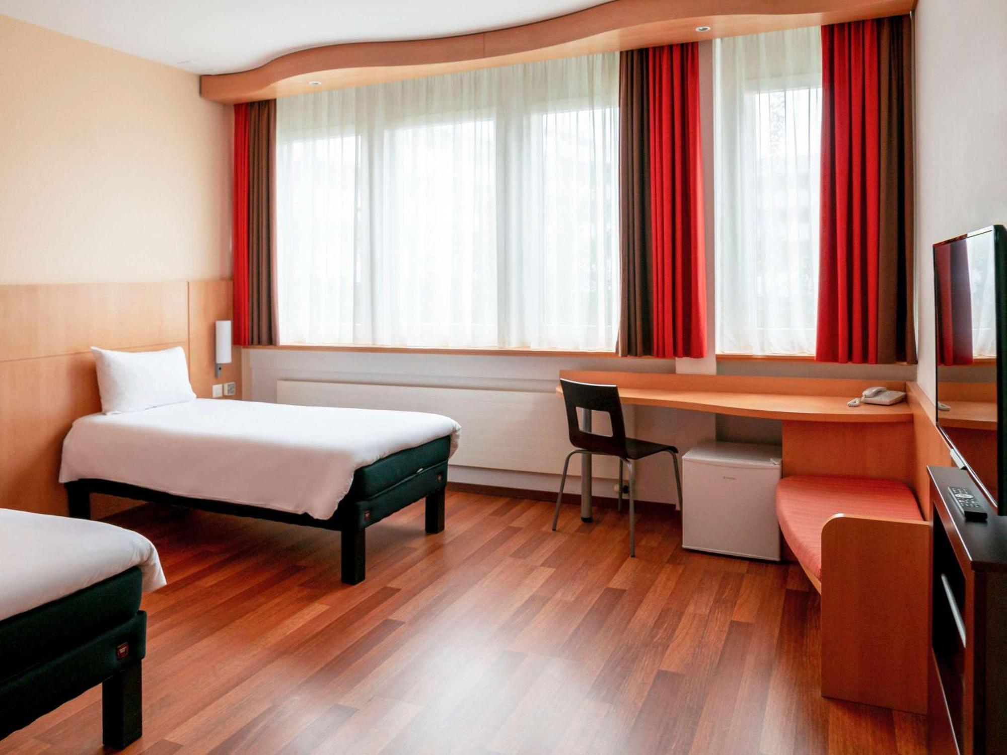 Ibis Luzern Kriens Hotel Horw Exterior photo