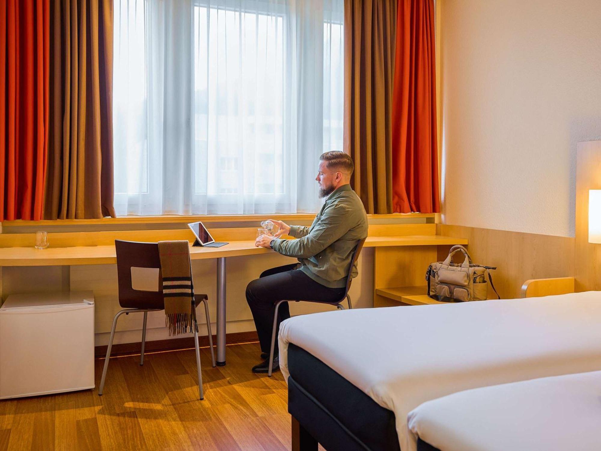 Ibis Luzern Kriens Hotel Horw Exterior photo